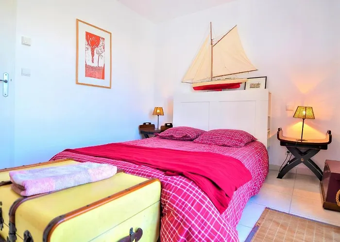 Casa de Férias 2 Bedroom Amazing In Aigues-Mortes