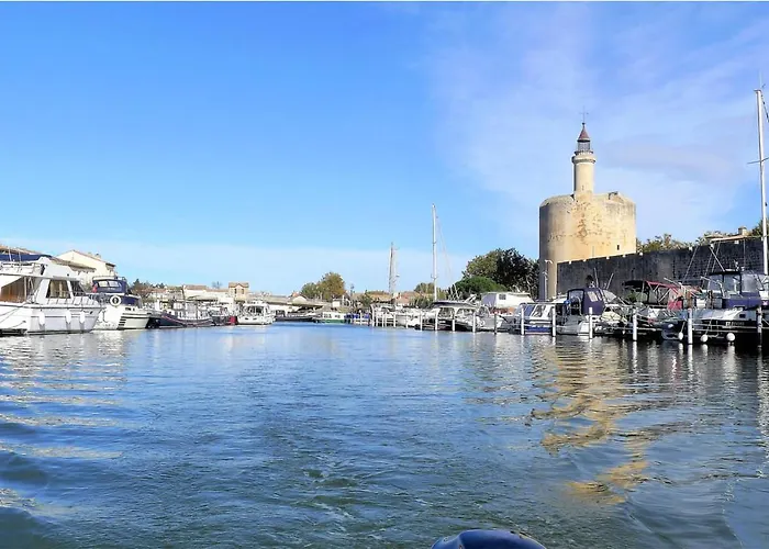 Casa de Férias 2 Bedroom Amazing In Aigues-Mortes