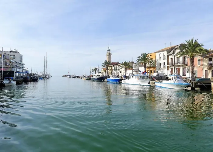 2 Bedroom Amazing In Aigues-Mortes